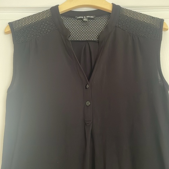 Cable & Gauge sleeveless top - Picture 3 of 6